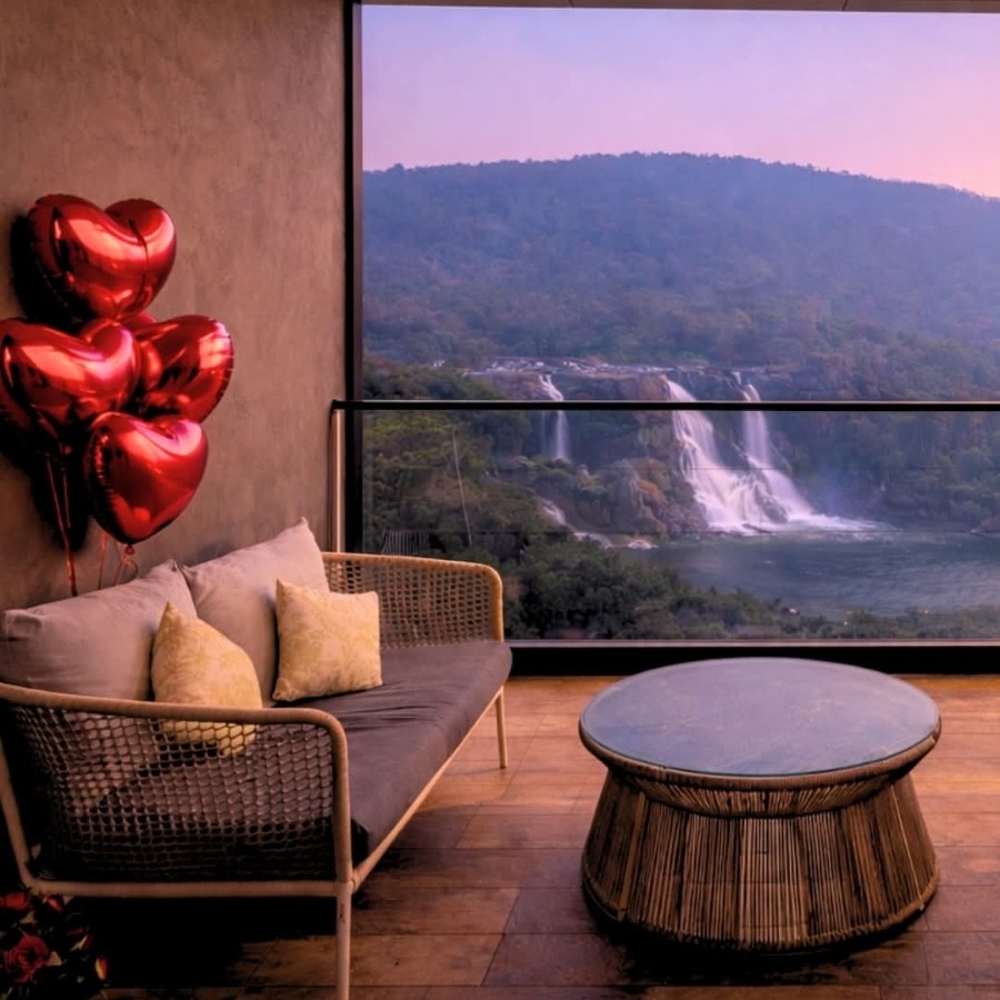 Flora Misty Falls Athirapally